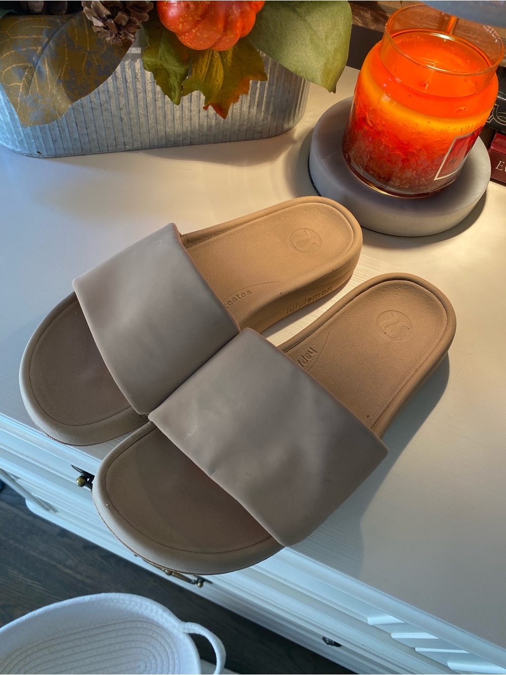 Lululemon slides